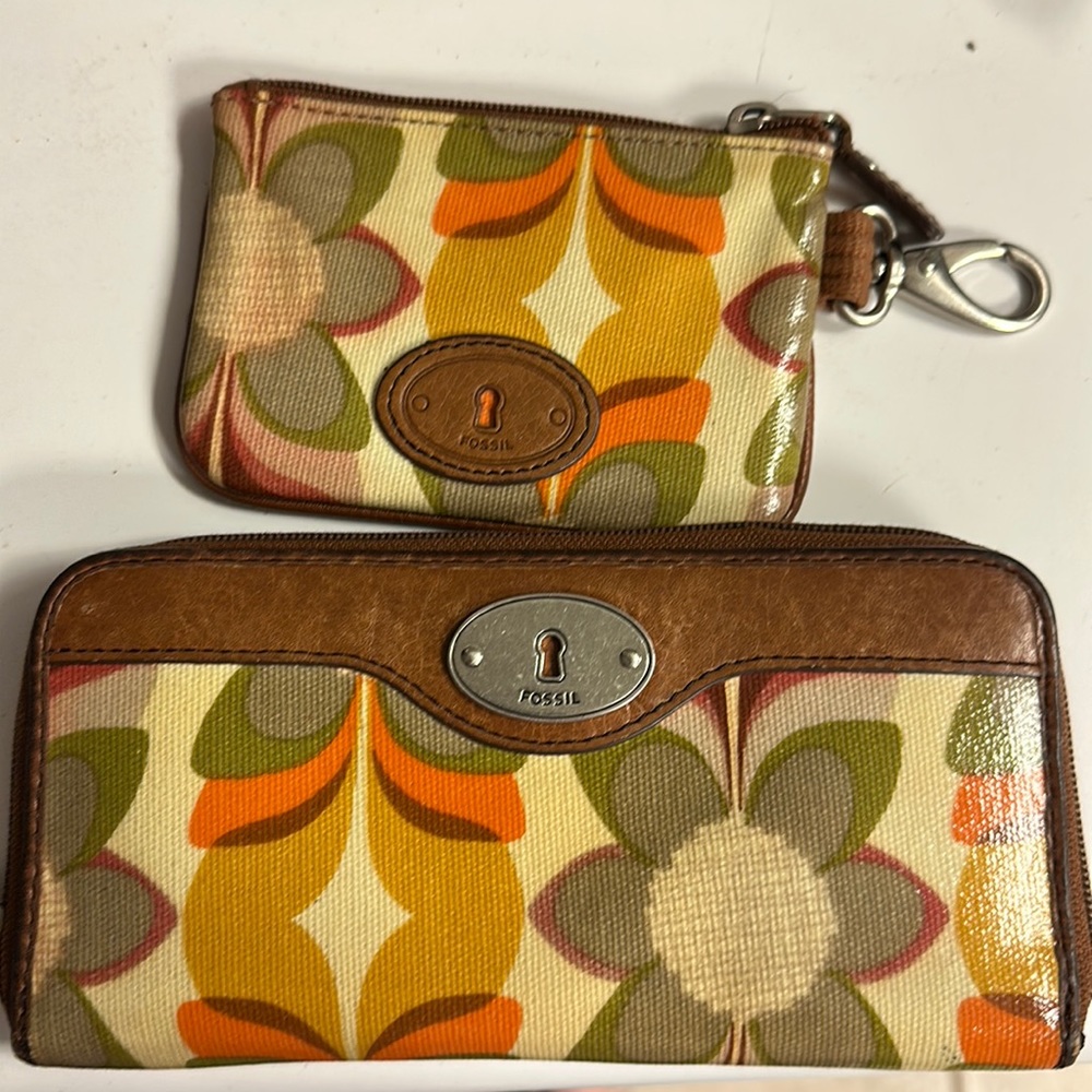 Fossil Key-per Wallet and matching ID holder